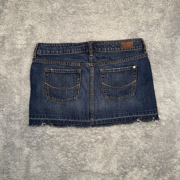 Vintage Bullhead Denim Y2K Micro Mini Skirt Dark Wash Jeans Women's Sz 8 Raw Hem - Picture 5 of 5